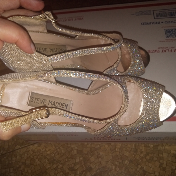 Steve Madden Silver Bling Rhinestone Heels Size 7 - Picture 12 of 16